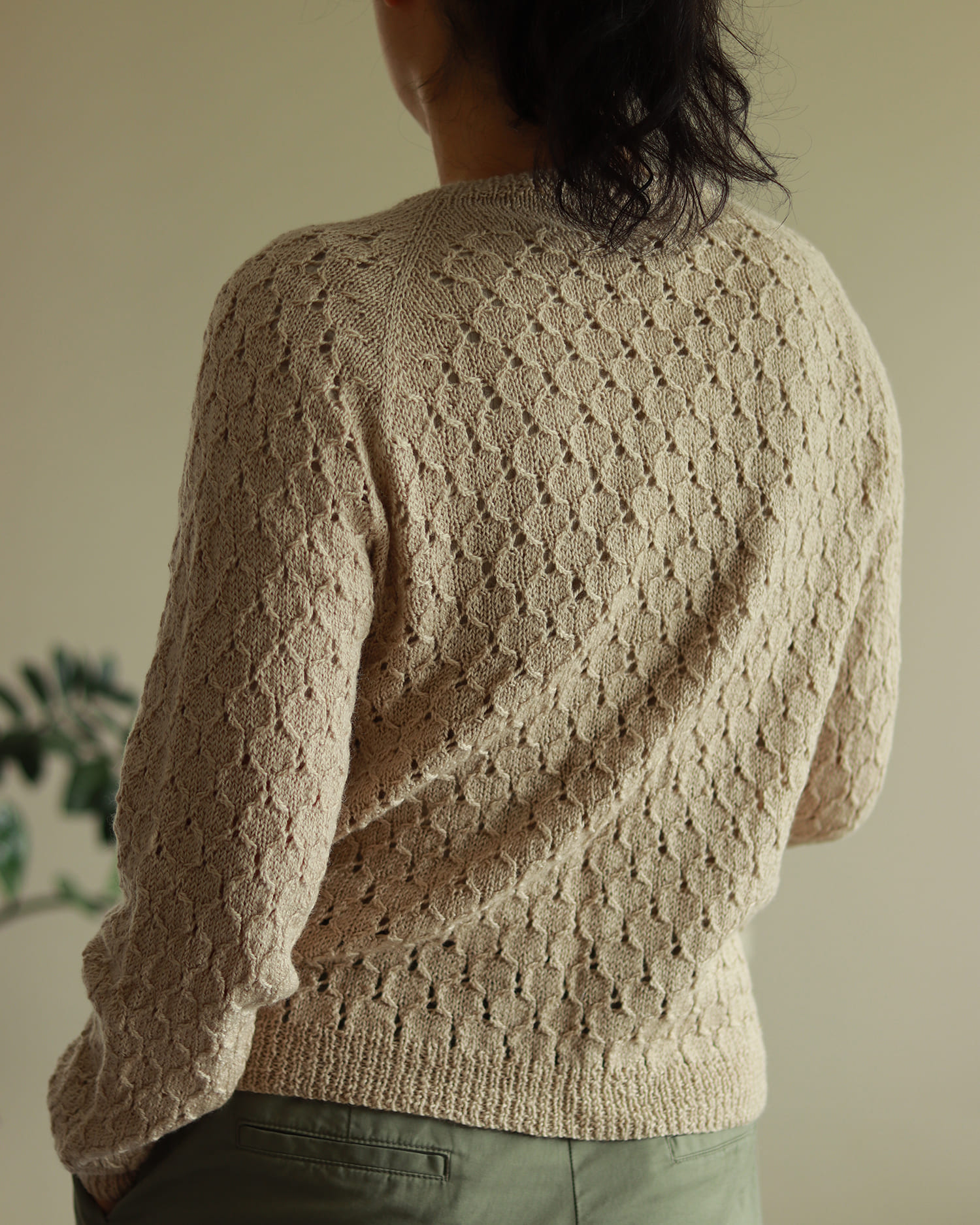 Yanyu, modèle de cardigan en tricot féminin avec détails en dentelle