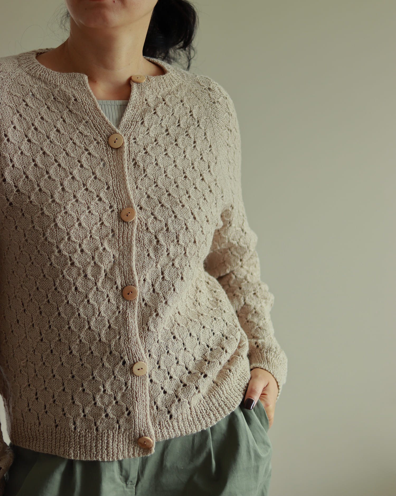 Cardigan Yanyu tricoté du haut vers le bas avec motif ajouré raffiné