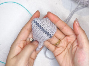 Couture invisible horizontale pour le point jersey